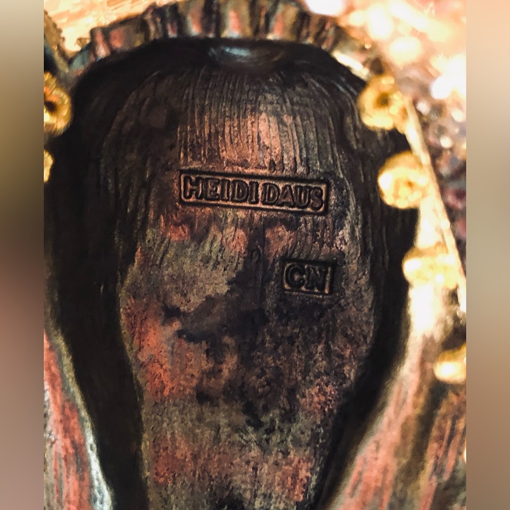 Heidi Daus Vibrant “GRAND SHIEK” 🐘Pendant Necklace - Picture 8 of 9